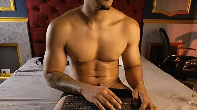 AshtonnSummer online show from March 10, 2025, 5:18 pm