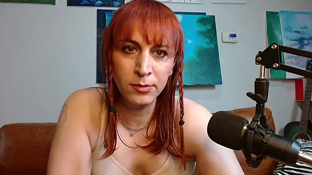 Snapshot of ChewyCandy chatting on October 28, 2025, 11:25 pm ChewyCandy online show from October 28, 2025, 11:25 pm