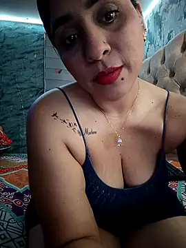 Snapshot of L_ucero chatting on September 30, 2025, 4:29 am L ucero online show from September 30, 2025, 4:29 am