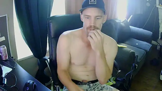 Snapshot of Slim_Whitey chatting on September 18, 2025, 9:40 pm Slim Whitey online show from September 18, 2025, 9:40 pm