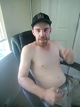 Snapshot of Slim_Whitey chatting on September 19, 2025, 10:47 pm Slim Whitey online show from September 19, 2025, 10:47 pm