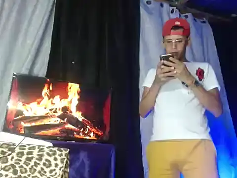 Hidden Fantasies online show from November 5, 2025, 11:41 pm