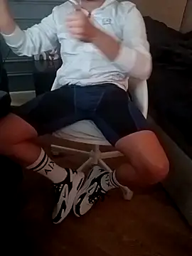 Snapshot of SavagesGN chatting on February 13, 2026, 11:43 am SavagesGN online show from February 13, 2026, 11:43 am