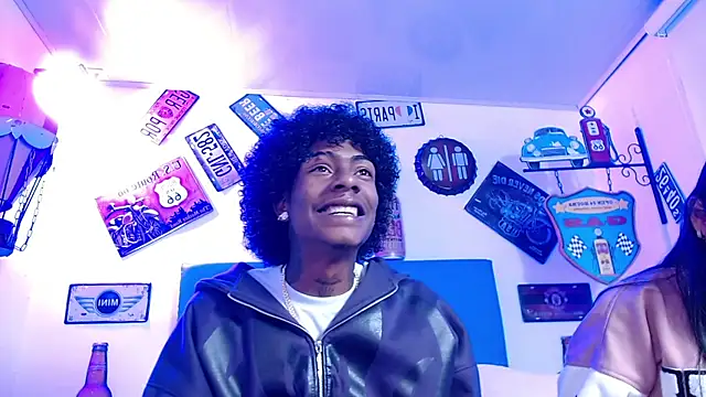 Snapshot of lili_roussi chatting on October 19, 2025, 12:24 am lili roussi online show from October 19, 2025, 12:24 am