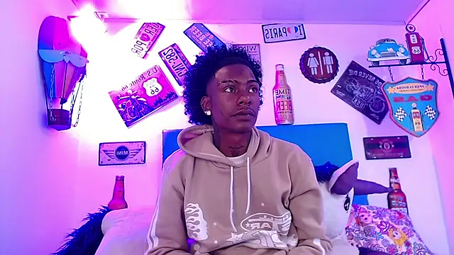 Snapshot of lili_roussi chatting on September 24, 2025, 1:35 am lili roussi online show from September 24, 2025, 1:35 am