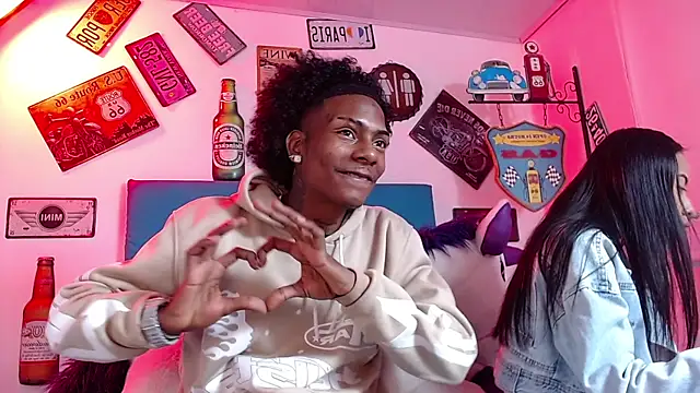 Snapshot of lili_roussi chatting on October 16, 2025, 1:03 am lili roussi online show from October 16, 2025, 1:03 am