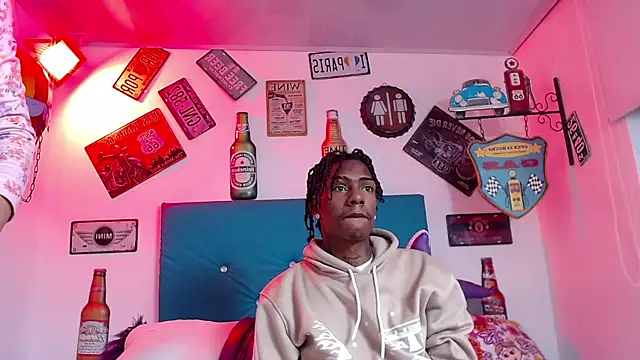 Snapshot of lili_roussi chatting on October 26, 2025, 12:22 am lili roussi online show from October 26, 2025, 12:22 am