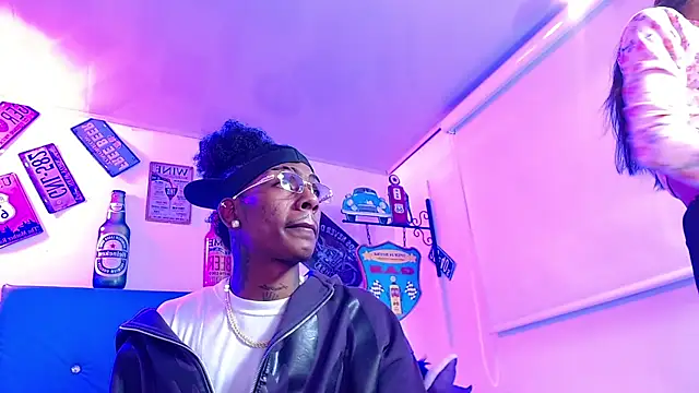 Snapshot of lili_roussi chatting on November 15, 2025, 12:47 am lili roussi online show from November 15, 2025, 12:47 am