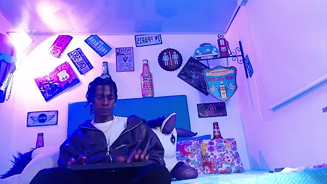 Snapshot of lili_roussi chatting on October 24, 2025, 12:53 am lili roussi online show from October 24, 2025, 12:53 am