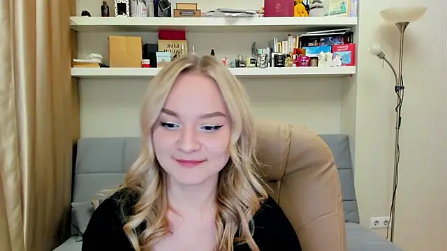 Kara Smith  online show from March 8, 2025, 12:44 am