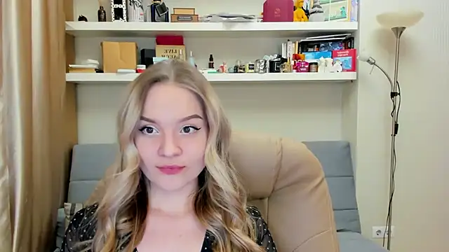 Kara Smith  online show from January 31, 2025, 11:13 pm