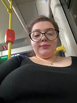 razdetta online show from March 13, 2025, 5:18 pm