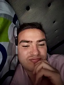 Snapshot of Andy-rtg chatting on December 2, 2025, 3:19 am Andy-rtg online show from December 2, 2025, 3:19 am