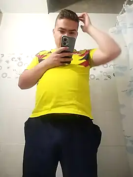 Snapshot of Andy-rtg chatting on November 16, 2025, 12:21 pm Andy-rtg online show from November 16, 2025, 12:21 pm