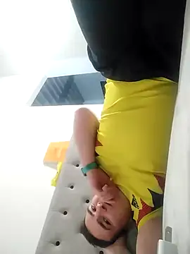 Snapshot of Andy-rtg chatting on March 18, 2025, 2:18 am Andy-rtg online show from March 18, 2025, 2:18 am