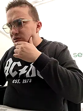 Snapshot of Andy-rtg chatting on November 29, 2025, 3:12 pm Andy-rtg online show from November 29, 2025, 3:12 pm