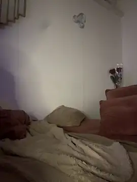 Anaalqueenn online show from April 21, 2026, 11:44 pm