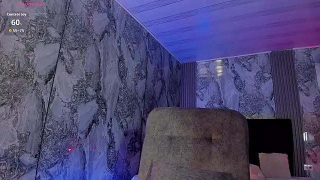 AshleyVega01 online show from November 7, 2025, 2:21 pm