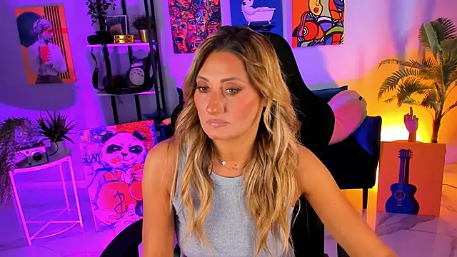 Snapshot of SarahAlluring chatting on September 24, 2025, 12:33 pm SarahAlluring online show from September 24, 2025, 12:33 pm