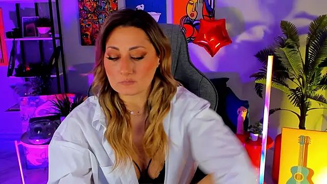 SarahAlluring online show from March 7, 2026, 2:11 pm