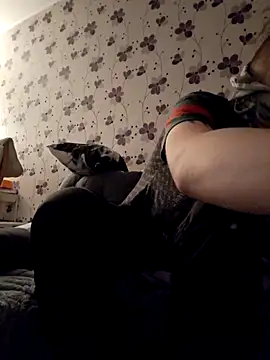 Snapshot of ThePython666 chatting on October 21, 2025, 12:00 am ThePython666 online show from October 21, 2025, 12:00 am