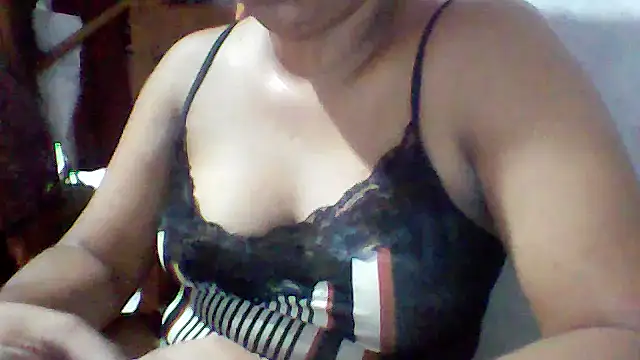 Snapshot of Sydneyputinha chatting on February 19, 2026, 12:51 am Sydneyputinha online show from February 19, 2026, 12:51 am