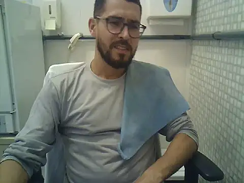 Snapshot of pdasgyn chatting on July 8, 2026, 6:52 pm pdasgyn online show from July 8, 2026, 6:52 pm