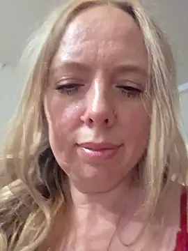 Snapshot of Irina3718 chatting on June 23, 2026, 3:21 pm Irina3718 online show from June 23, 2026, 3:21 pm