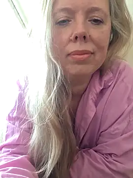 Snapshot of Irina3718 chatting on February 3, 2026, 11:04 am Irina3718 online show from February 3, 2026, 11:04 am