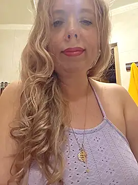 Snapshot of Irina3718 chatting on July 25, 2026, 10:22 am Irina3718 online show from July 25, 2026, 10:22 am