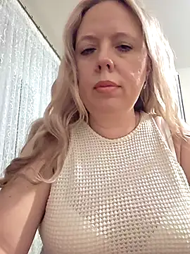 Snapshot of Irina3718 chatting on July 22, 2026, 8:22 pm Irina3718 online show from July 22, 2026, 8:22 pm