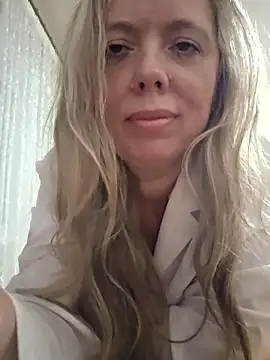 Snapshot of Irina3718 chatting on January 14, 2026, 3:15 pm Irina3718 online show from January 14, 2026, 3:15 pm