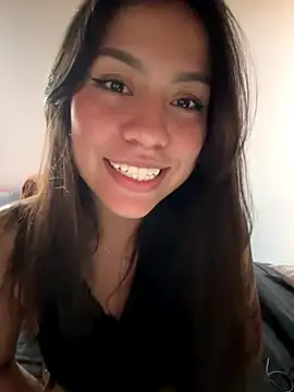 Snapshot of -Selene- chatting on November 20, 2025, 10:09 pm -Selene- online show from November 20, 2025, 10:09 pm