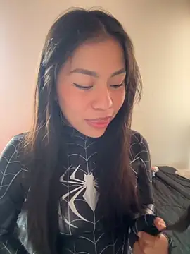 Snapshot of -Selene- chatting on November 24, 2025, 9:26 pm -Selene- online show from November 24, 2025, 9:26 pm