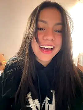 Snapshot of -Selene- chatting on November 19, 2025, 8:20 pm -Selene- online show from November 19, 2025, 8:20 pm