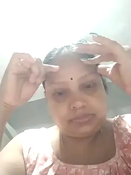 Snapshot of Arohi35 chatting on March 19, 2025, 4:45 pm Arohi35 online show from March 19, 2025, 4:45 pm