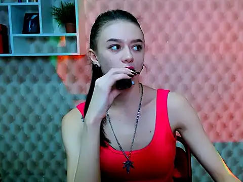 LanaTey online show from November 27, 2025, 1:11 pm