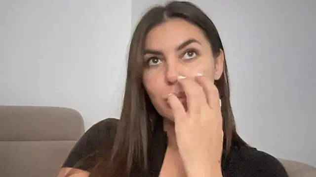 Snapshot of AngelinaMeov chatting on November 6, 2025, 11:58 am AngelinaMeov online show from November 6, 2025, 11:58 am