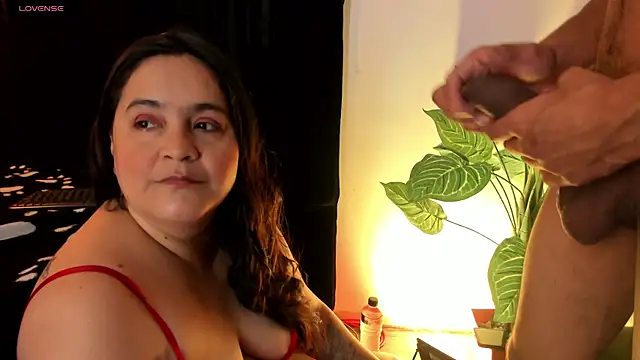 Snapshot of Maturecouple1 chatting on March 28, 2026, 5:47 pm Maturecouple1 online show from March 28, 2026, 5:47 pm