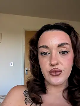 Petite Juicy Olive online show from July 9, 2026, 8:04 am