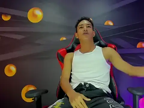 Snapshot of Roos_new chatting on March 12, 2025, 12:15 pm Roos new online show from March 12, 2025, 12:15 pm