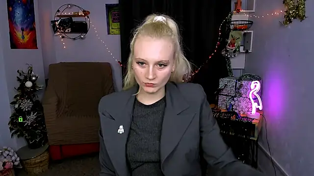 Snapshot of madam_uliis chatting on January 6, 2026, 3:27 pm madam uliis online show from January 6, 2026, 3:27 pm