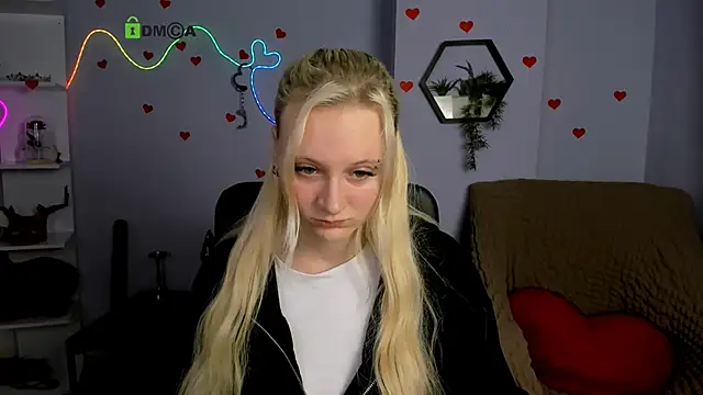 madam uliis online show from April 30, 2026, 8:21 am