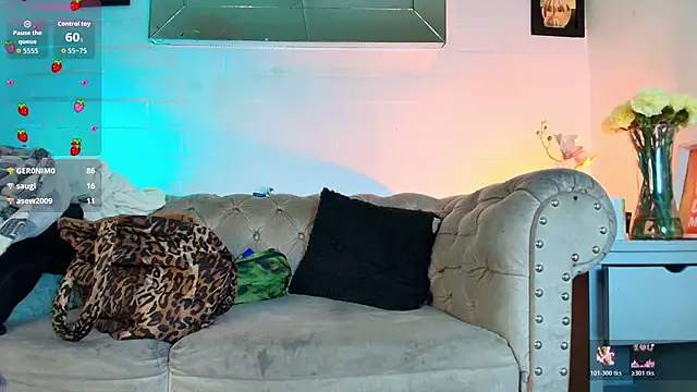 EllenaBoobs  online show from November 13, 2025, 6:17 am