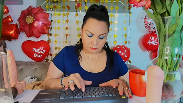 Snapshot of EllenaBoobs_ chatting on September 19, 2025, 5:33 am EllenaBoobs online show from September 19, 2025, 5:33 am