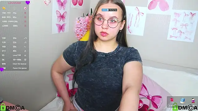 Lilysweet13 online show from September 29, 2025, 8:32 am