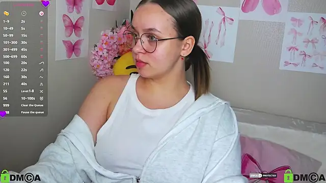 Lilysweet13 online show from October 5, 2025, 1:57 pm