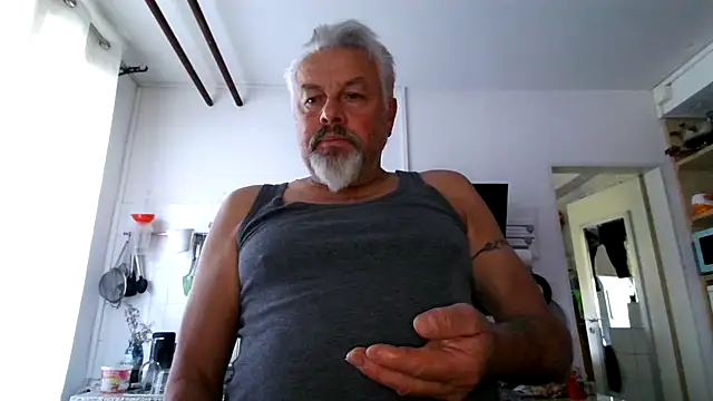 Snapshot of Berg_Boy chatting on May 16, 2026, 8:35 am Berg Boy online show from May 16, 2026, 8:35 am