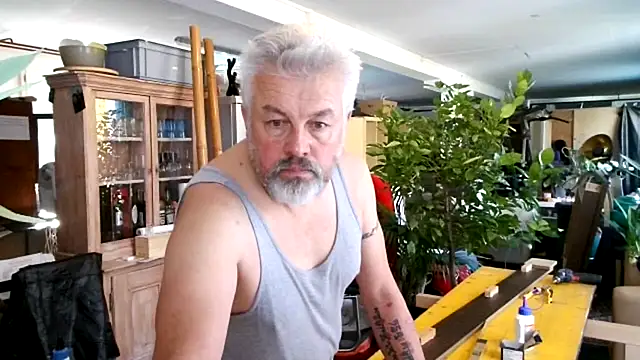 Berg Boy online show from October 31, 2025, 9:28 am