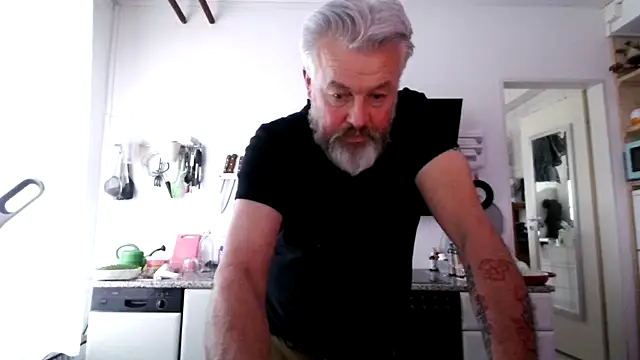 Snapshot of Berg_Boy chatting on February 22, 2026, 4:19 pm Berg Boy online show from February 22, 2026, 4:19 pm